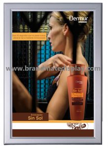 Slim LED snap frame light box with illuminated replaceable poster